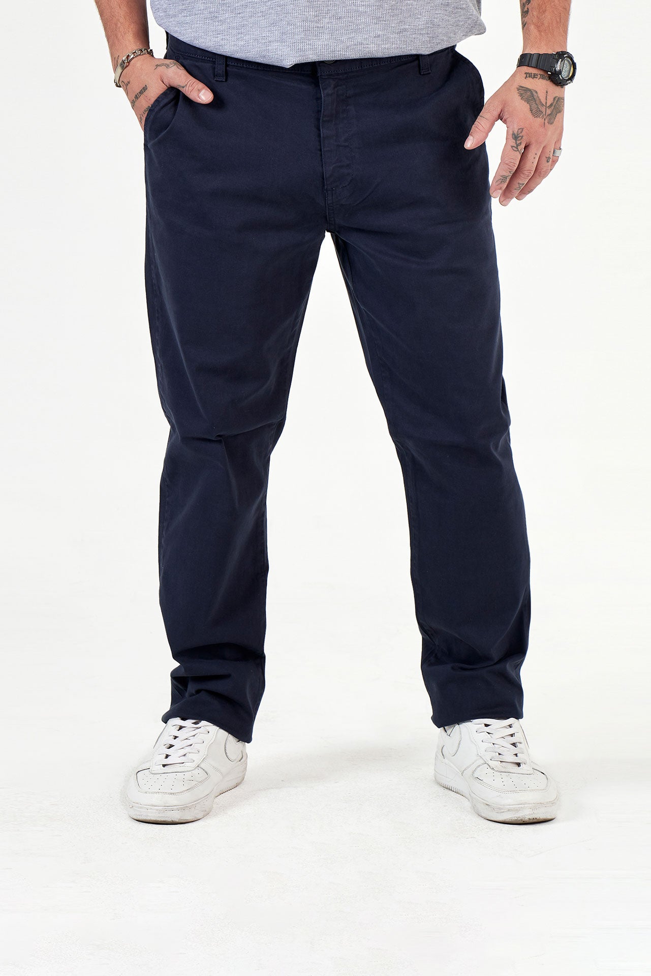 Pantalón chino azul oscuro human dignity