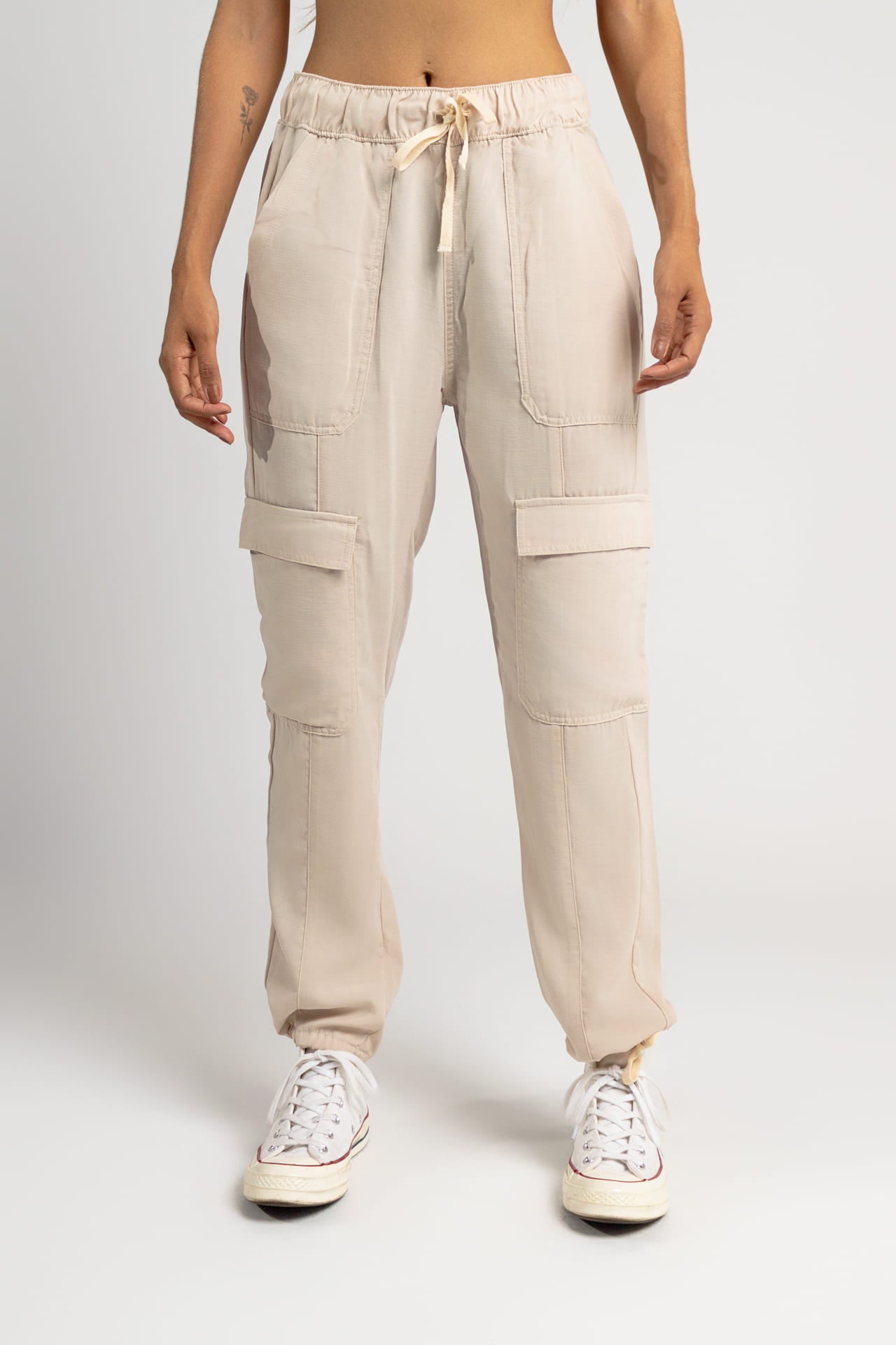 Pantalón Cargo Fluido Beige