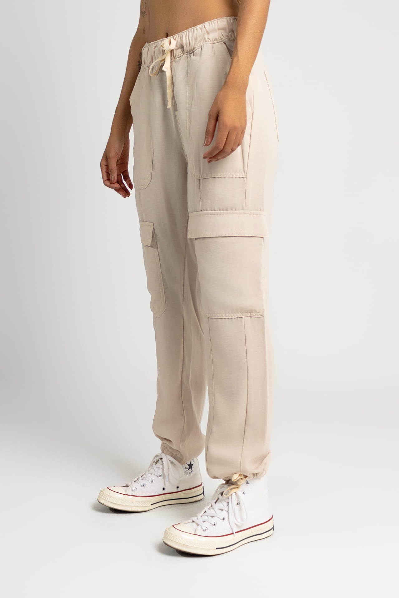 Pantalón Cargo Fluido Beige