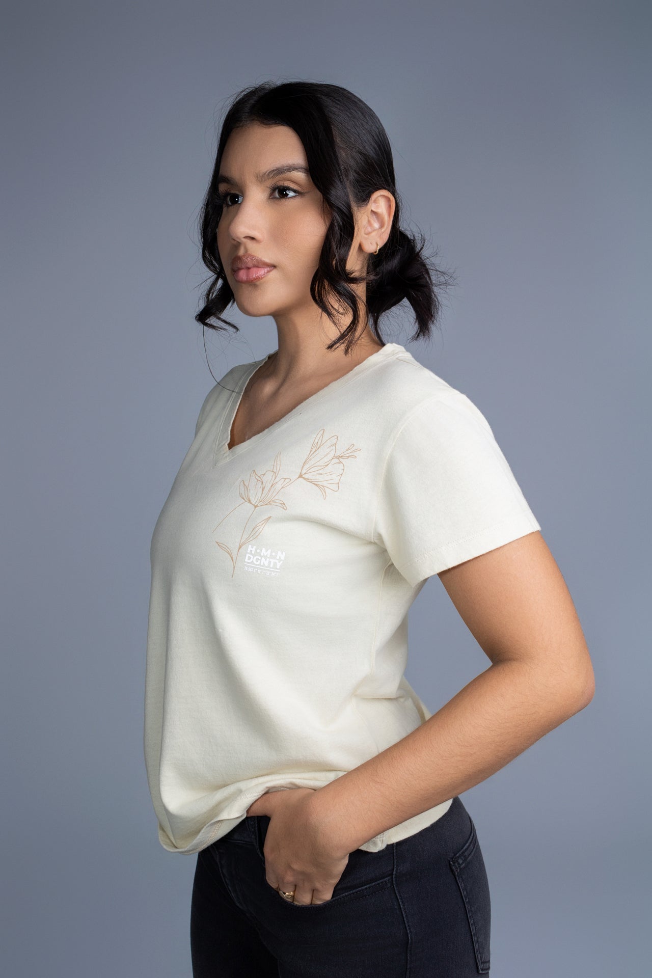 Camiseta Cuello Flor Beige